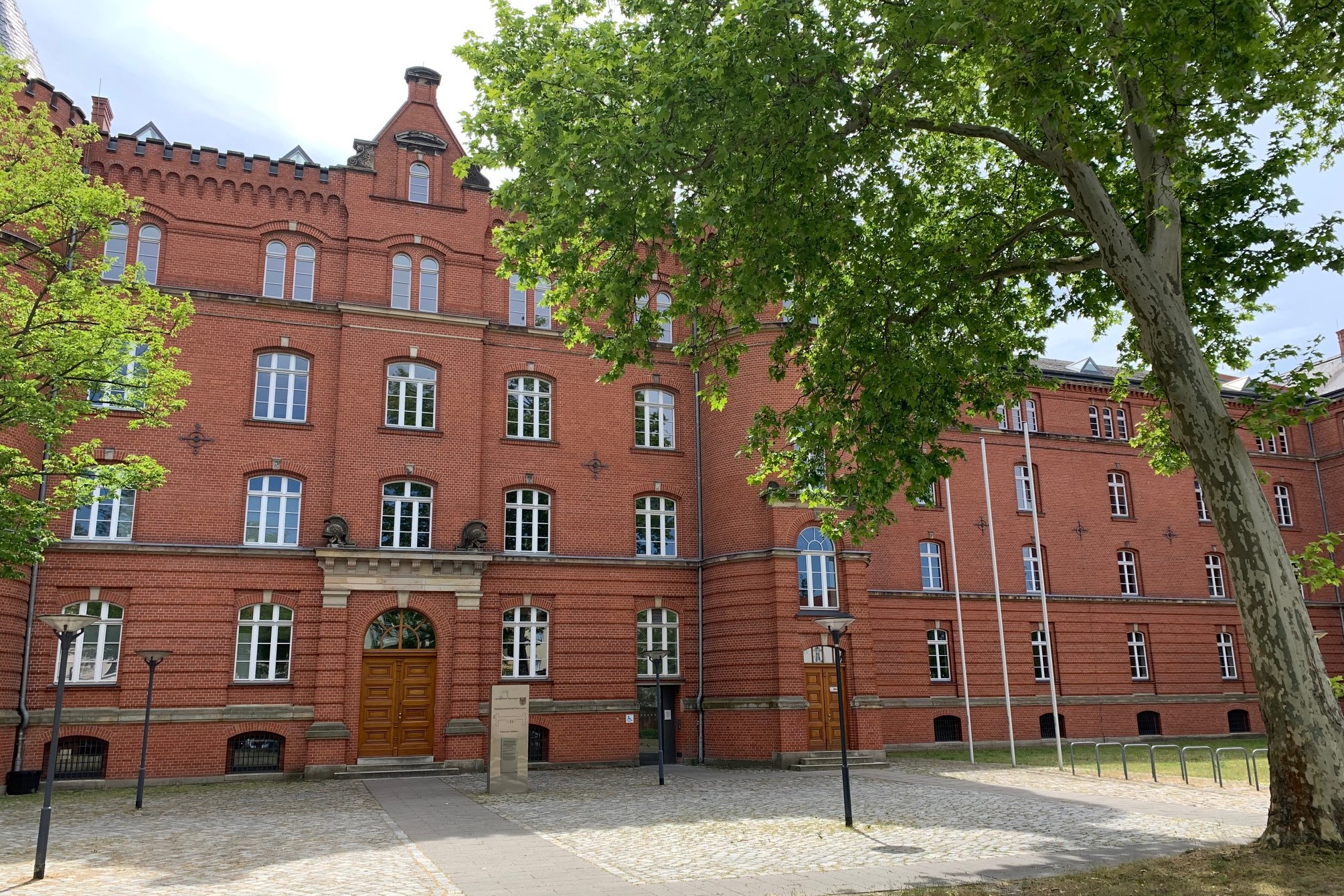 Außenansicht des Dienstgebäudes der Staatsanwaltschaft Neuruppin